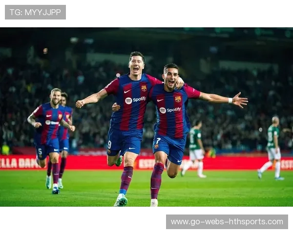 巴萨多次三人连线完成精彩渗透——三人协同的进攻艺术正在改变训练与观赛体验