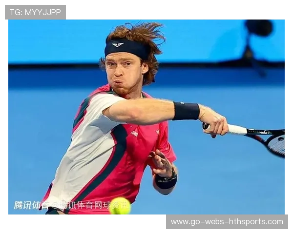 卢布列夫怒摔球拍!裁判当场警告