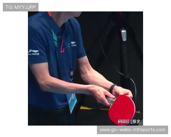 张本智和输球后怒关球拍盒